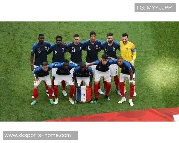 以足球场上的帅气风采为主题盘点那些魅力与实力并存的球星